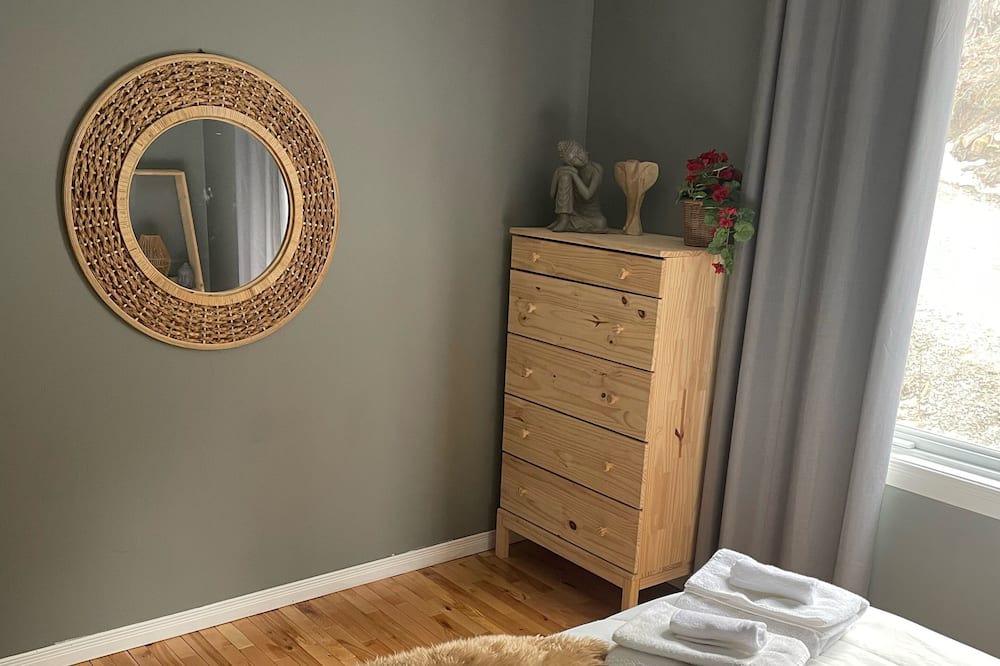 Photo of Bedroom in Val-des-Monts