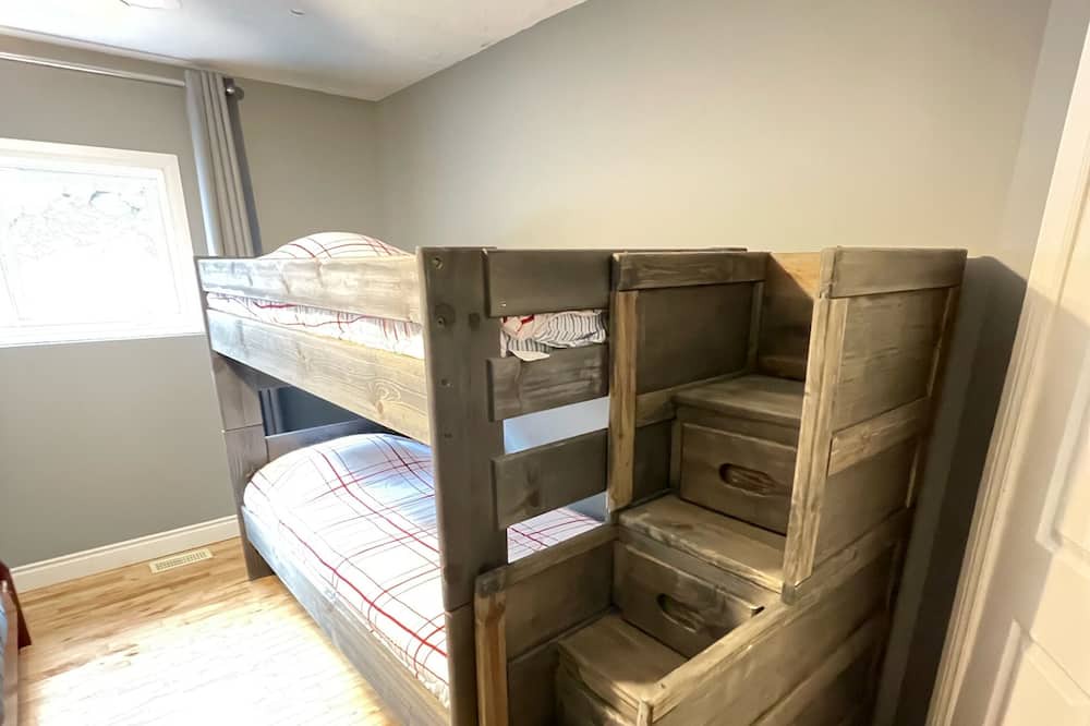 Photo of Bedroom in Val-des-Monts