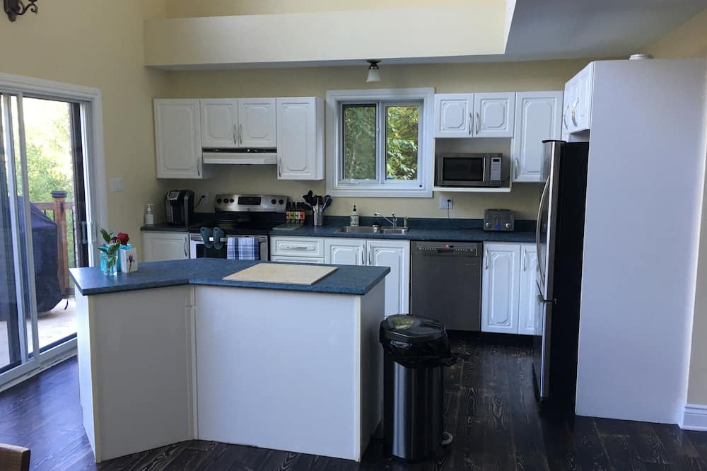 Photo of Kitchen in Val-des-Monts