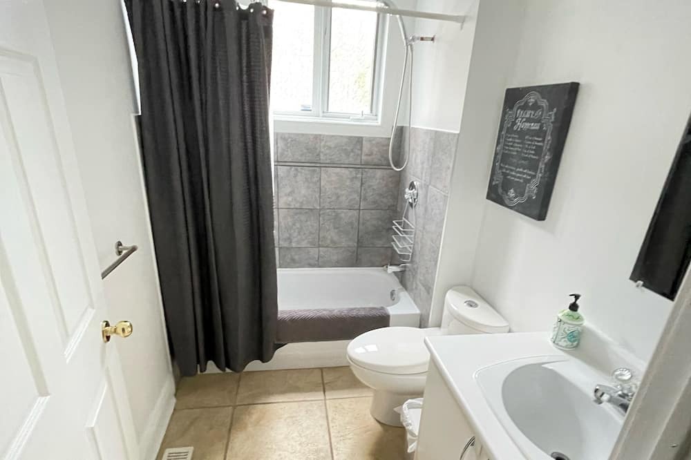 Photo of Bedroom in Val-des-Monts