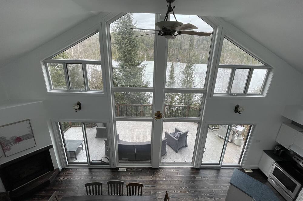 Photo of Livingroom in Val-des-Monts