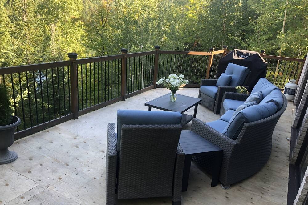 Photo of Patio Balcony in Val-des-Monts