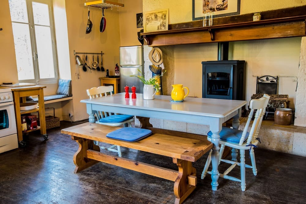 Photo of Livingroom in Bourg-de-Visa