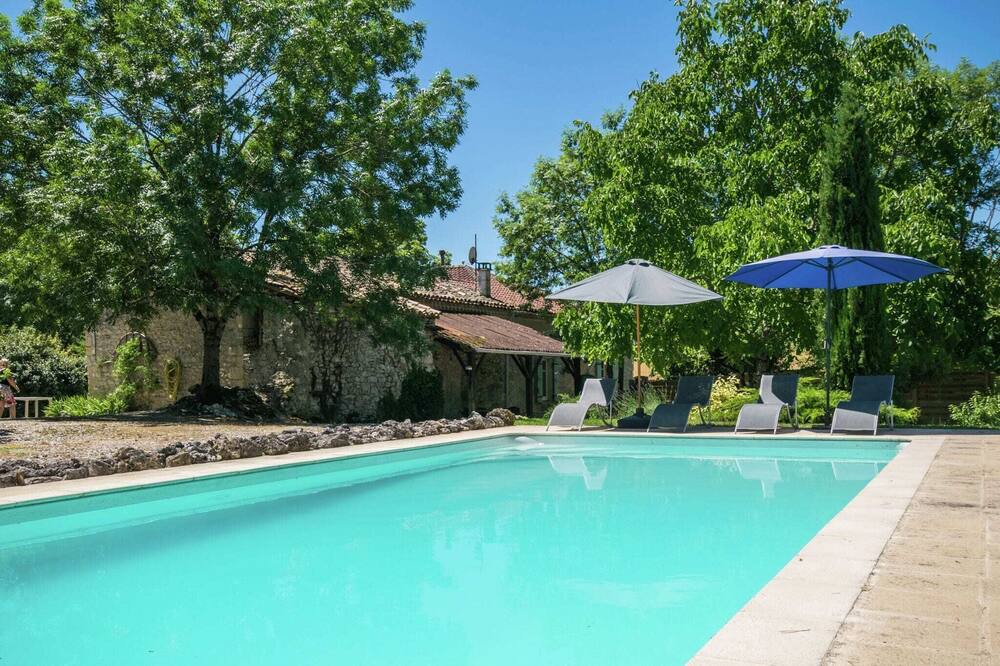 Photo of Outdoor in Bourg-de-Visa
