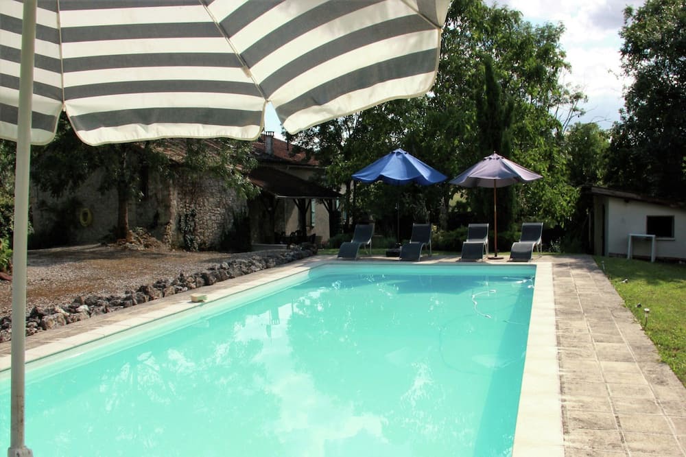 Photo of Outdoor in Bourg-de-Visa