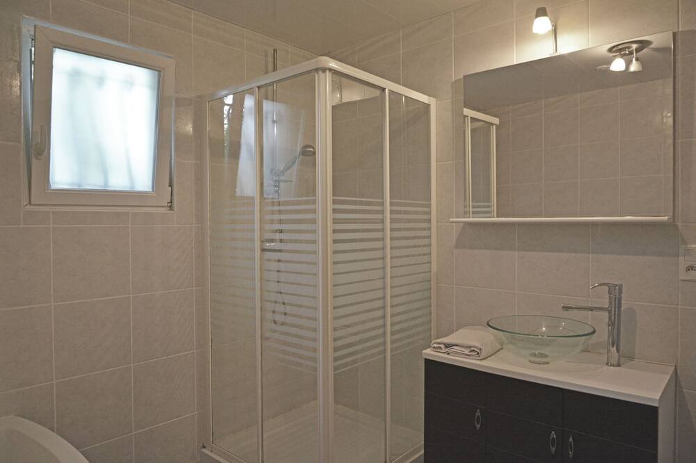 Photo of Bathroom in Oupia