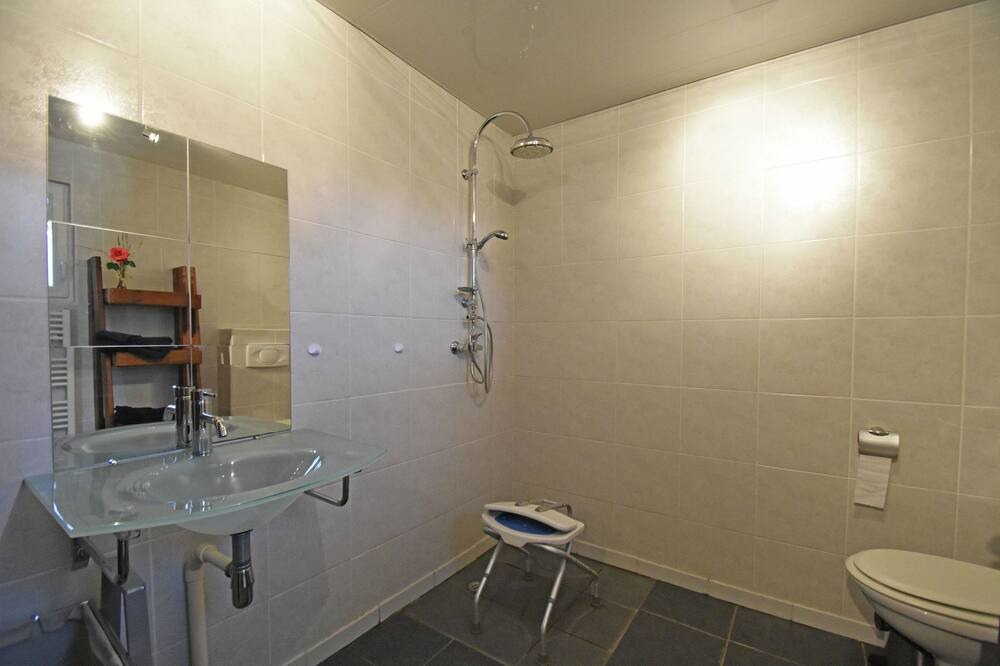 Photo of Bathroom in Oupia