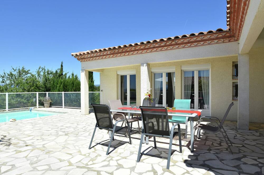 Photo of Patio Balcony in Oupia