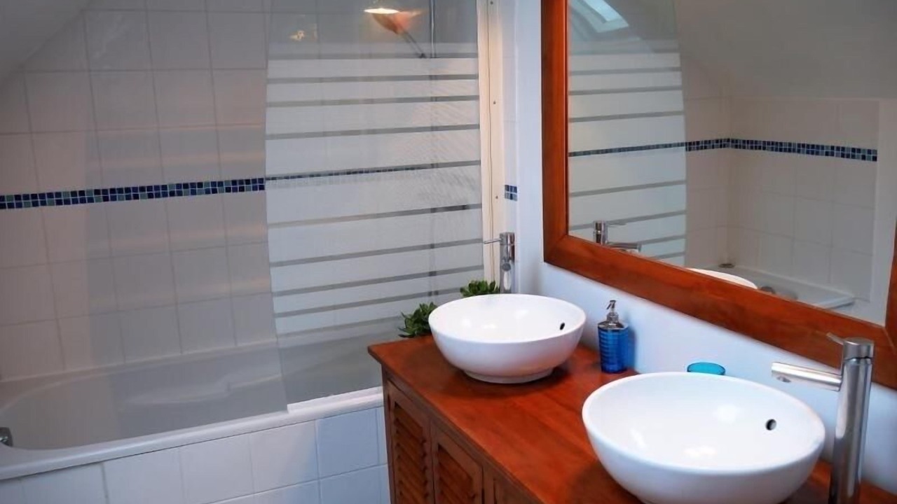 Photo of Bathroom in Olivet