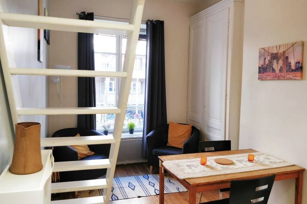 Photo of Livingroom in Part Dieu - Bir Hakeim