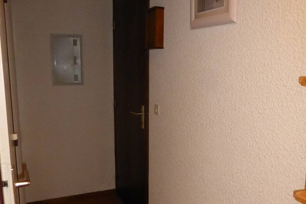 Photo of Others in Demi-Quartier
