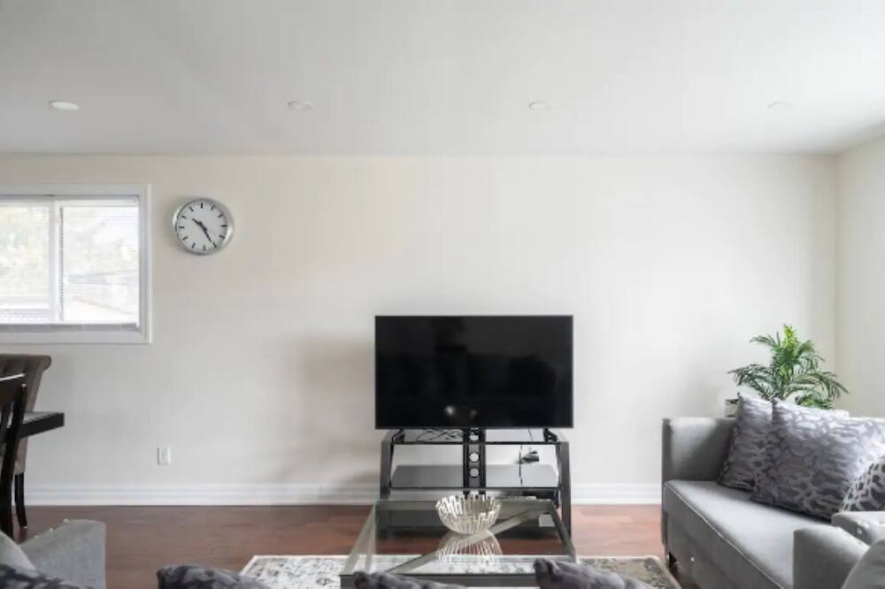 Photo of Livingroom in Hamilton
