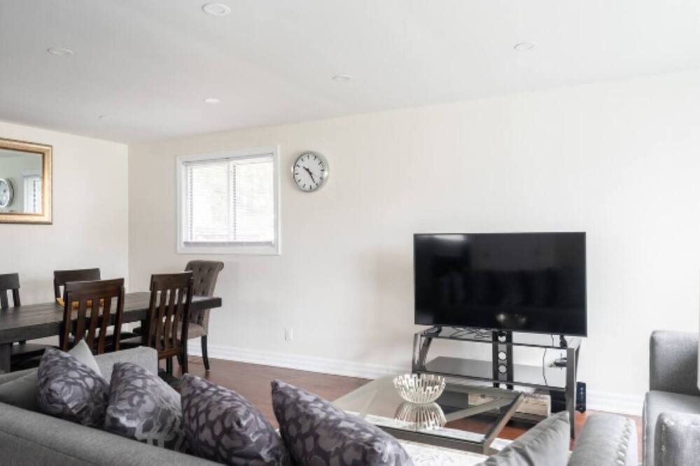 Photo of Livingroom in Hamilton