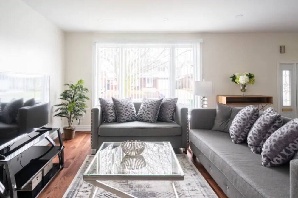 Photo of Livingroom in Hamilton