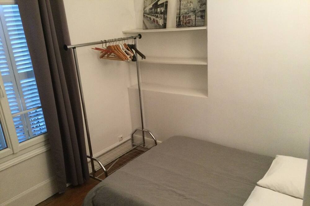 Photo of Bedroom in Saint-Martin-du-Littoral