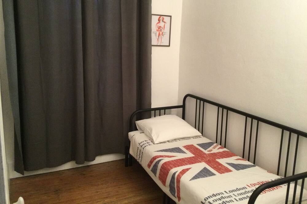 Photo of Bedroom in Saint-Martin-du-Littoral