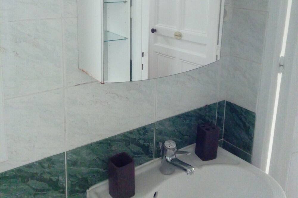Photo of Bathroom in Saint-Martin-du-Littoral