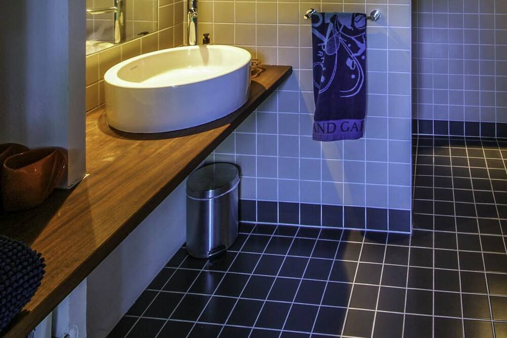 Photo of Bathroom in Montaren-et-Saint-Mediers