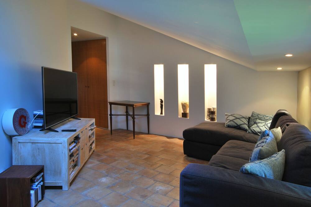 Photo of Bedroom in Montaren-et-Saint-Mediers