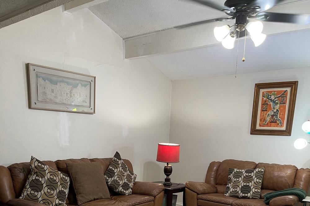 Photo of Livingroom in North Dallas