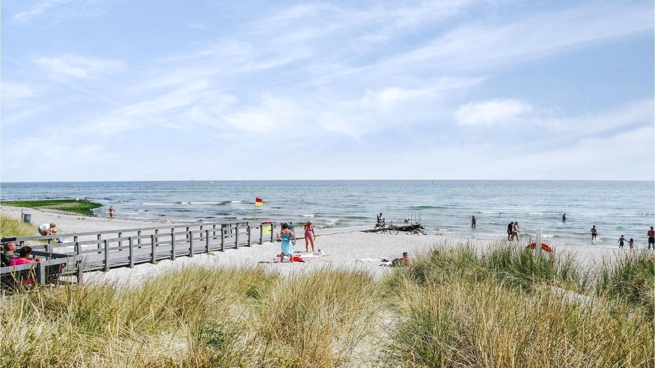 Photo of Others in Grena Strand