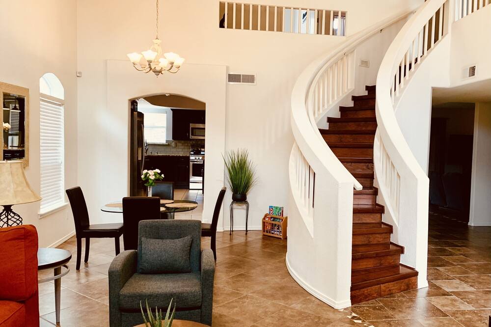 Photo of Livingroom in Biggs Field