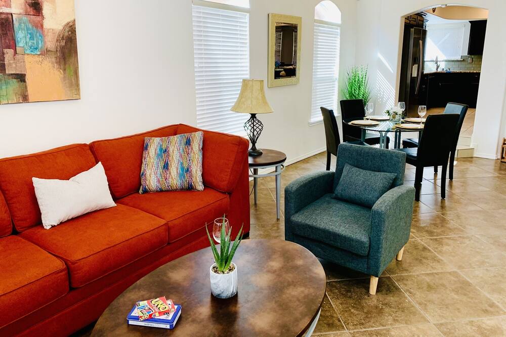 Photo of Livingroom in Biggs Field