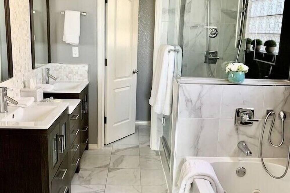 Photo of Bathroom in Biggs Field
