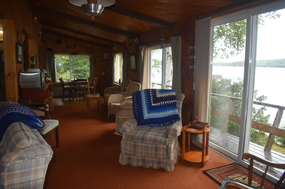 Photo of Livingroom in Embden