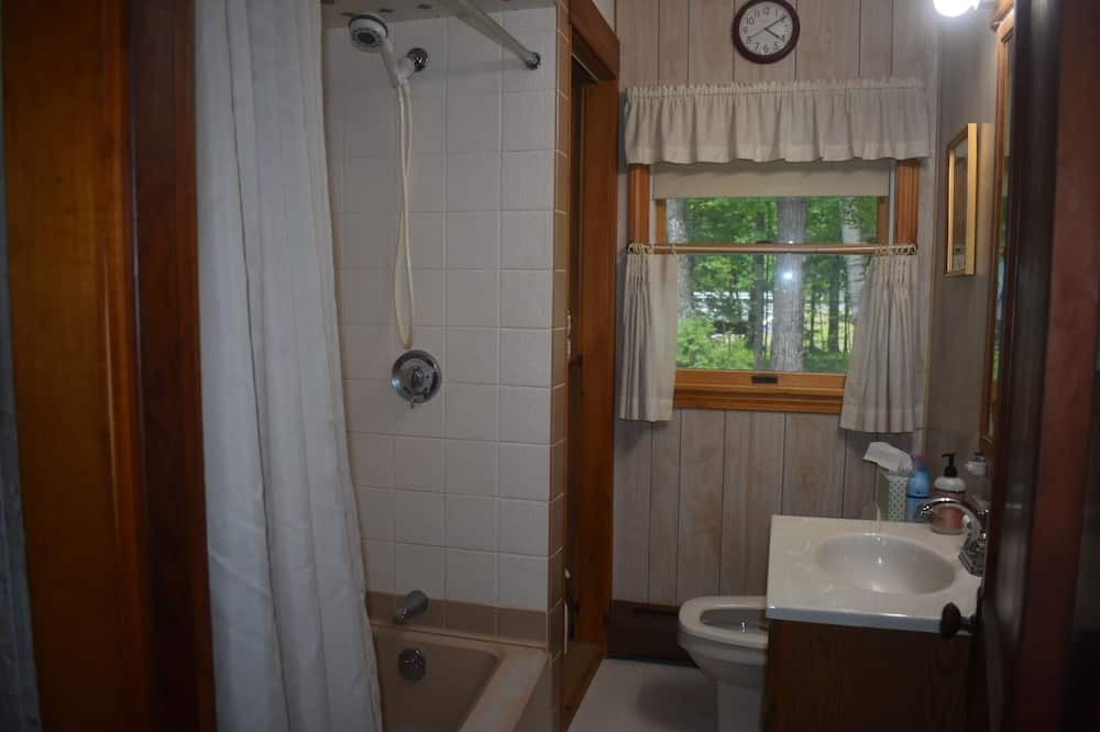 Photo of Bathroom in Embden