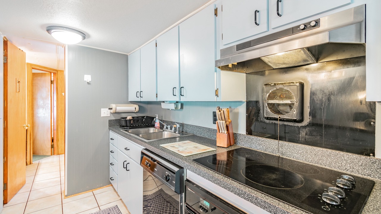 Photo of Kitchen in Weeki Wachee Gardens
