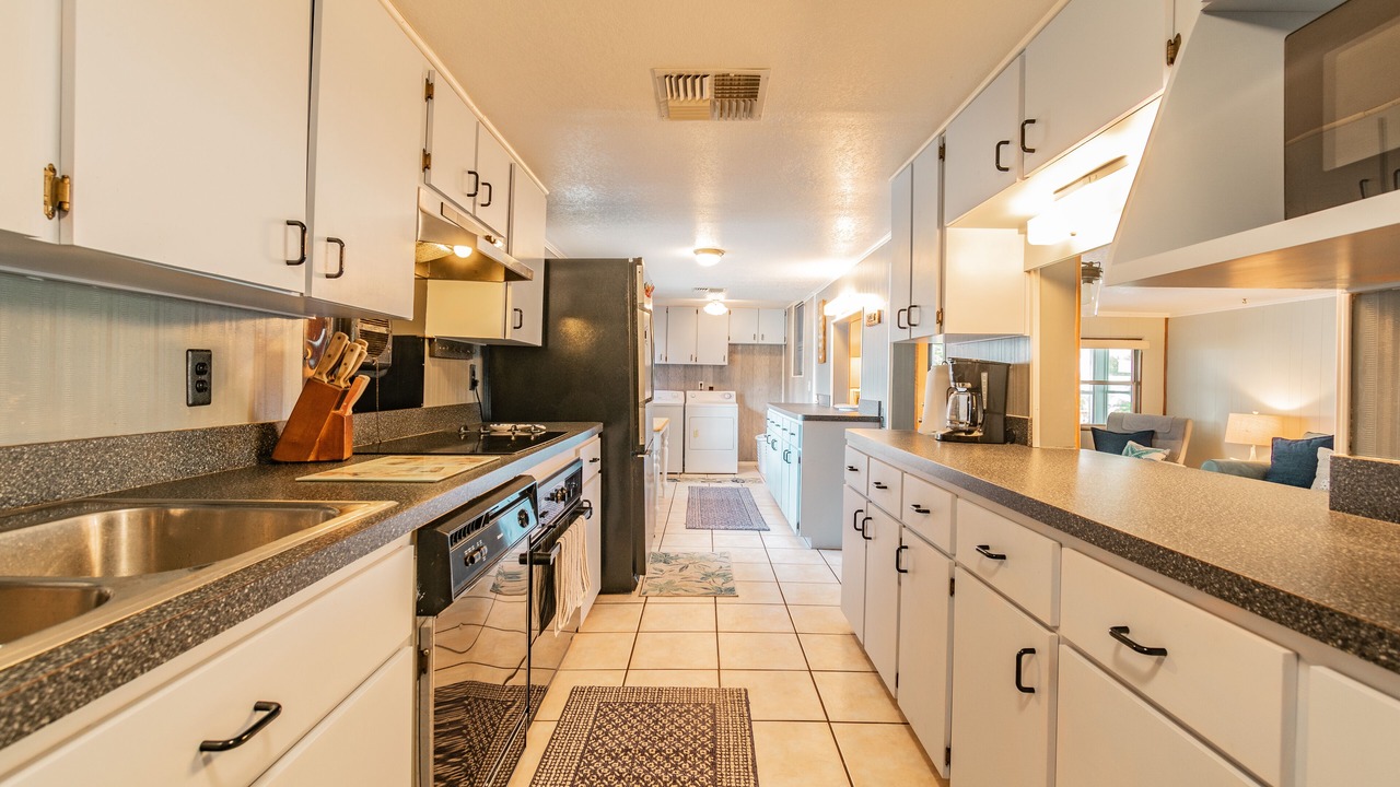 Photo of Kitchen in Weeki Wachee Gardens
