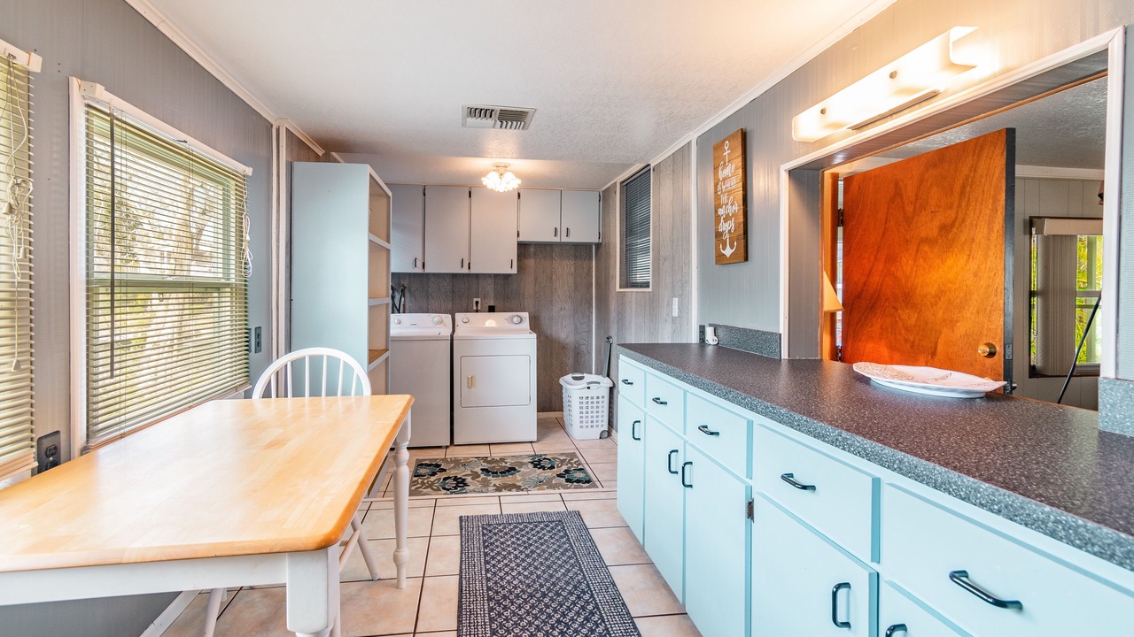 Photo of Kitchen in Weeki Wachee Gardens