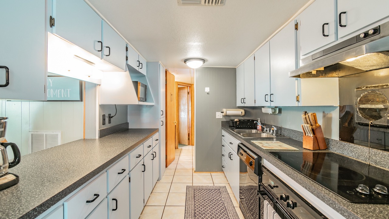 Photo of Kitchen in Weeki Wachee Gardens