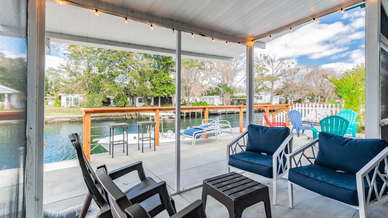 Photo of Patio Balcony in Weeki Wachee Gardens