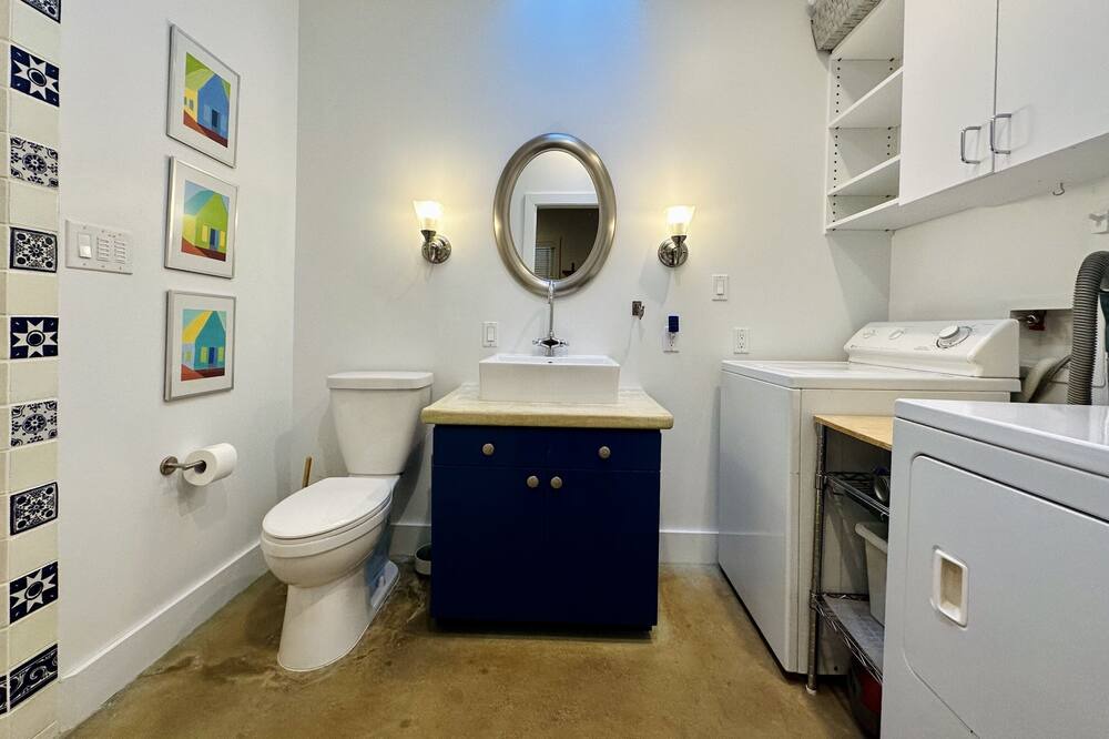 Photo of Bathroom in Rosedale