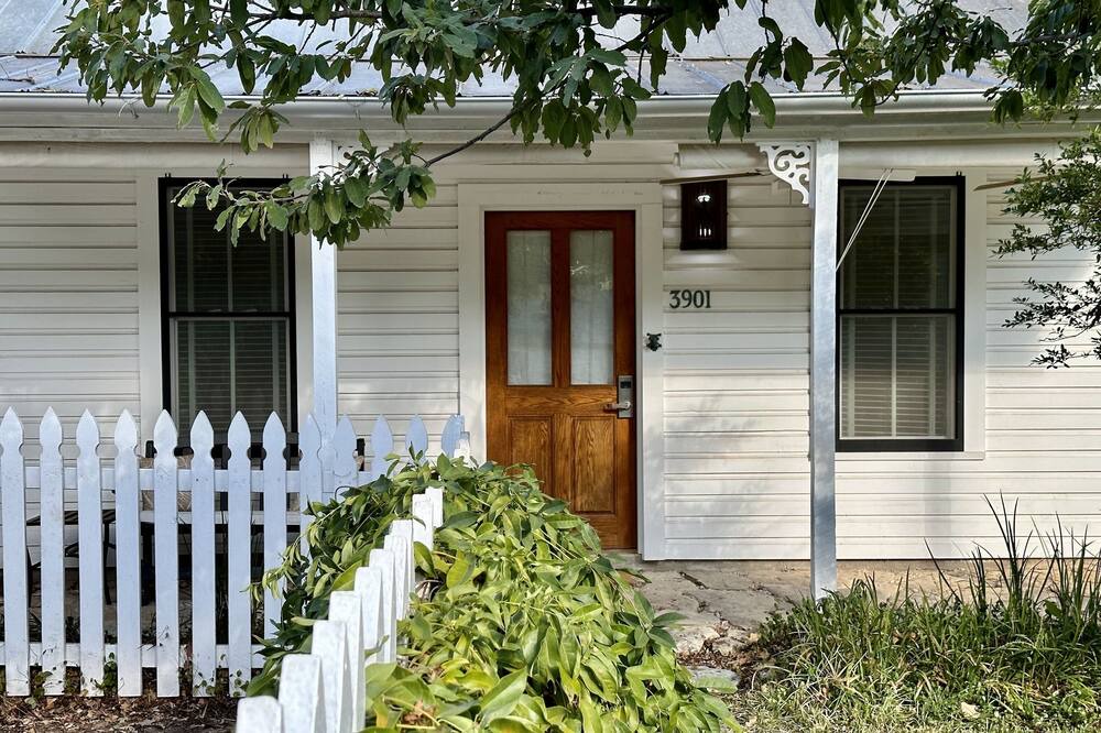 Photo of Outdoor in Rosedale
