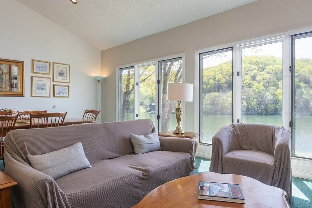 Photo of Livingroom in Lake Lure