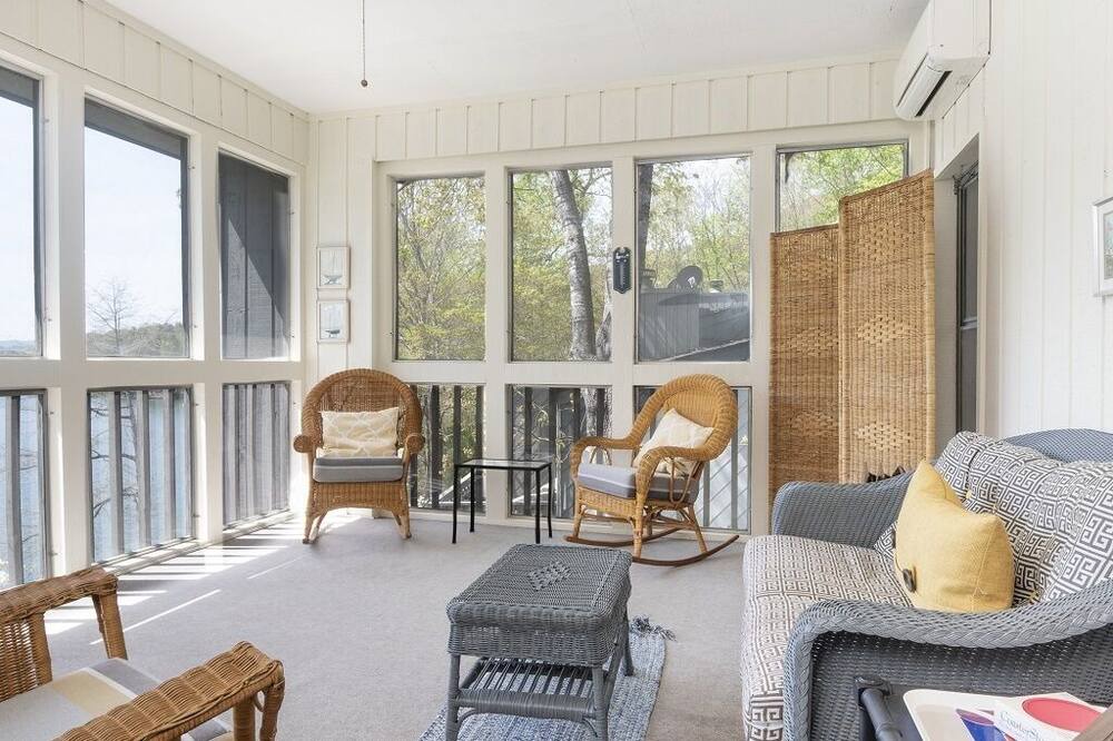 Photo of Livingroom in Lake Lure