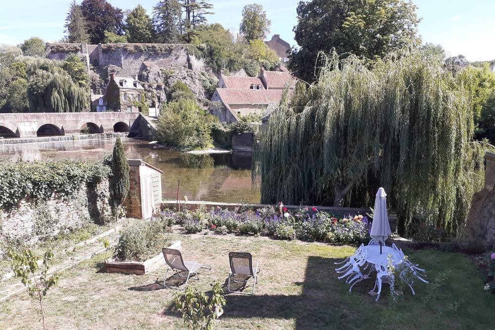 Photo of Outdoor in Fresnay-sur-Sarthe