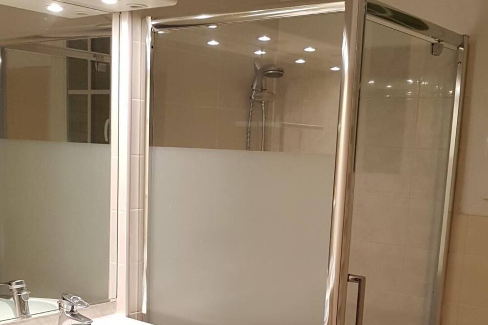 Photo of Bathroom in Vergeze
