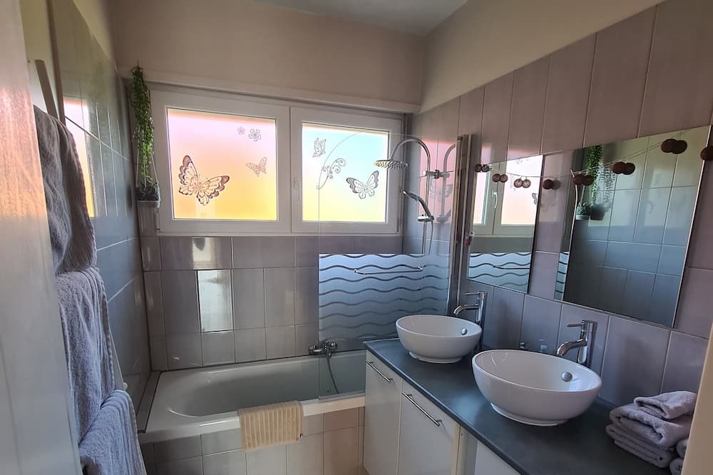 Photo of Bathroom in Saint-Maurice