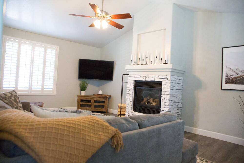 Photo of Livingroom in Flagstaff