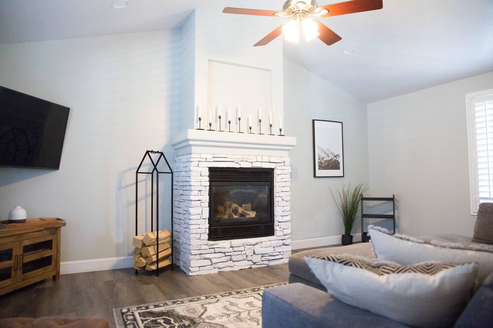 Photo of Livingroom in Flagstaff