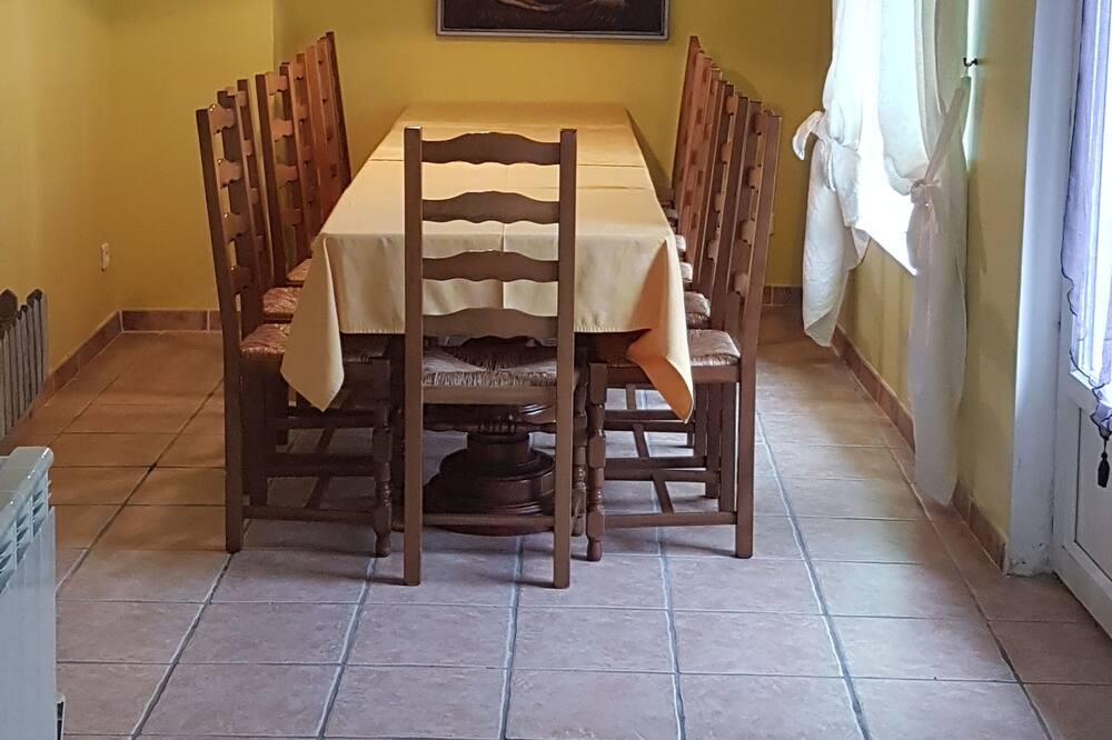 Photo of Kitchen in Molieres-sur-Ceze