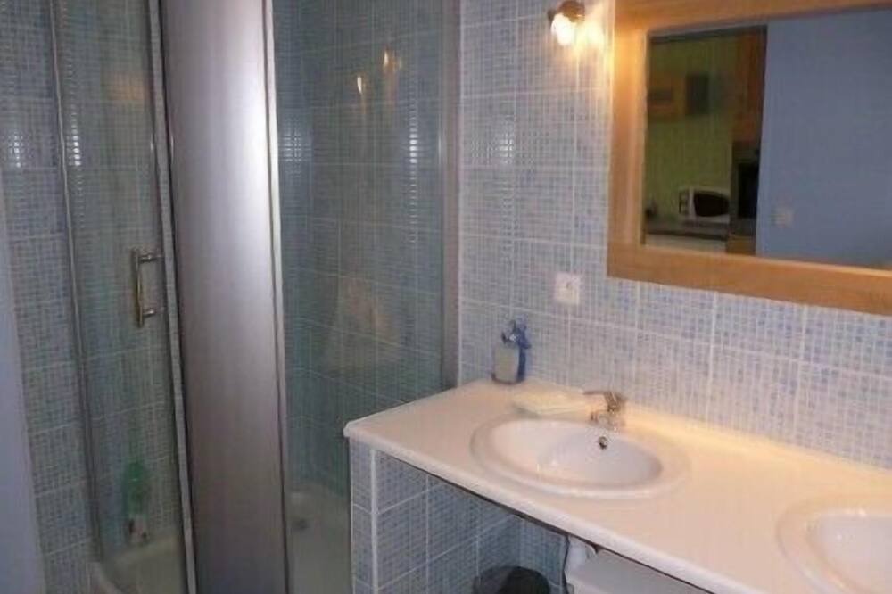 Photo of Bathroom in Molieres-sur-Ceze