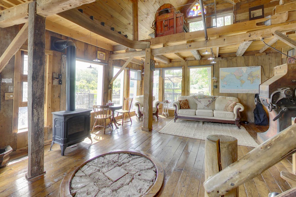 Photo of Livingroom in Batawa