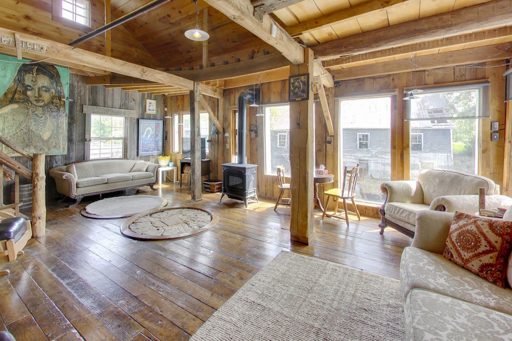 Photo of Livingroom in Batawa