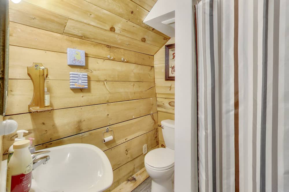 Photo of Bathroom in Batawa