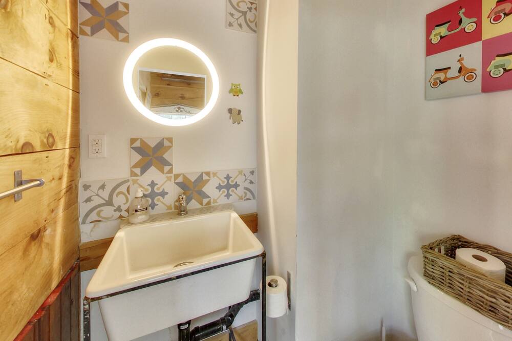 Photo of Bathroom in Batawa